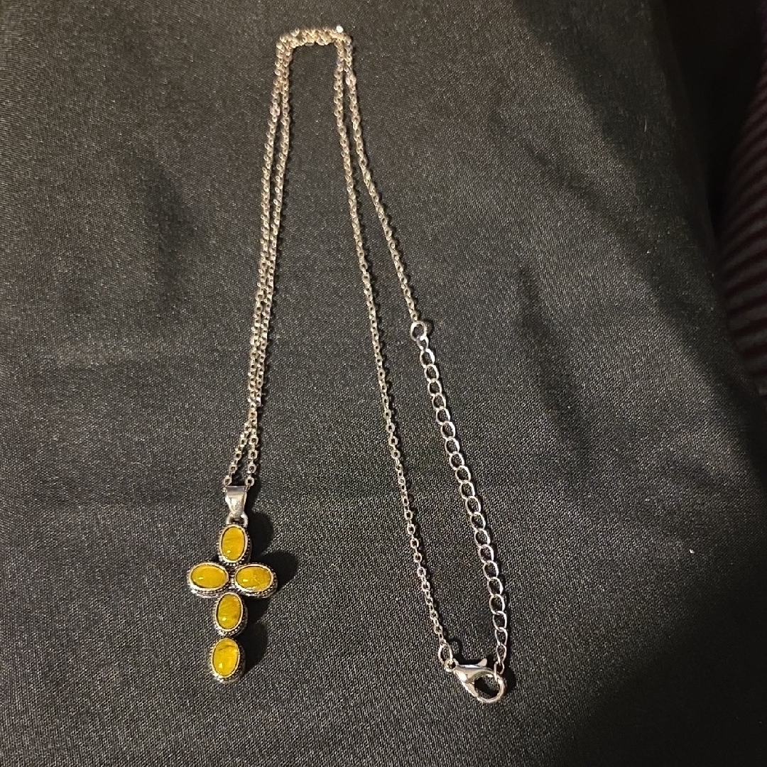 Elegant Silver And Yellow Pendant Necklace 5$